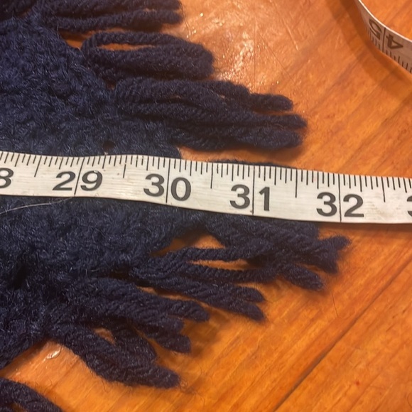 Small hand made navy blue crocheted poncho shrug with fringe - Picture 10 of 10